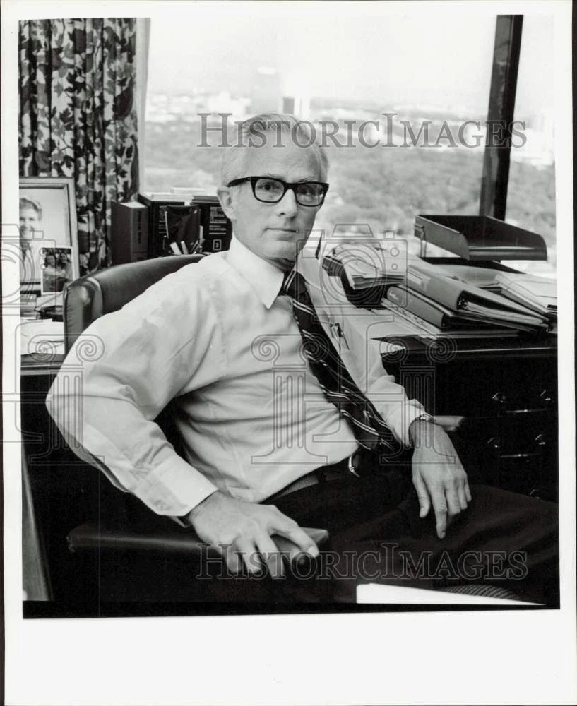 Photo of attorney Tom Arnold when president of the Houston Bar Association, in his office; photo by Roger Powers, Houston Post